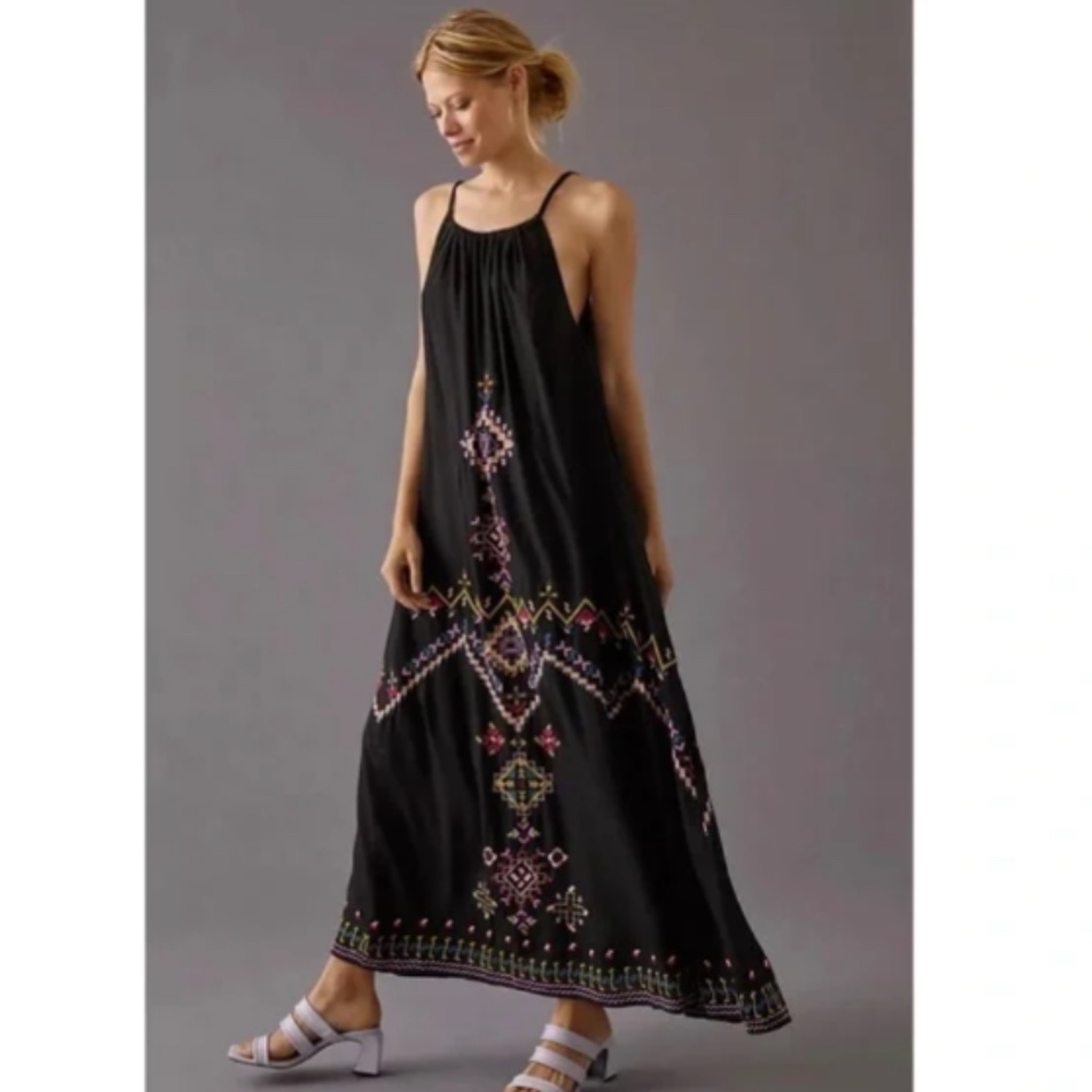 EMBROIDERED MAXI DRESS
